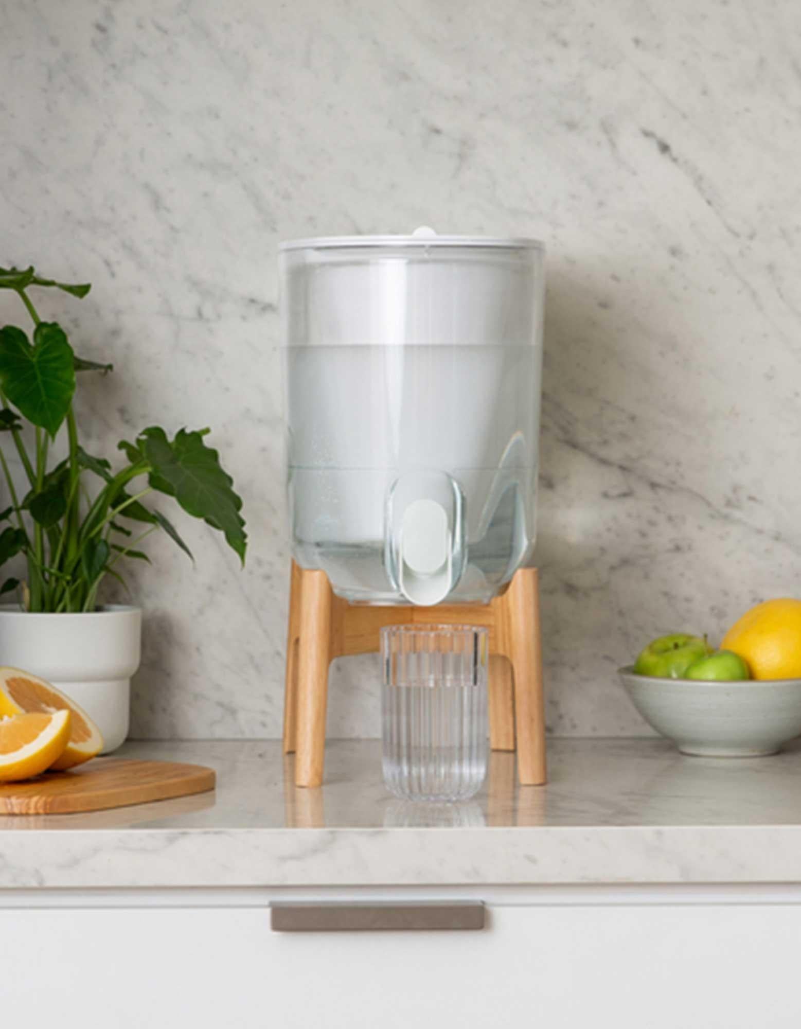 LifeStraw Home Wasserspender 35 Cup weiß mit Holzfuß