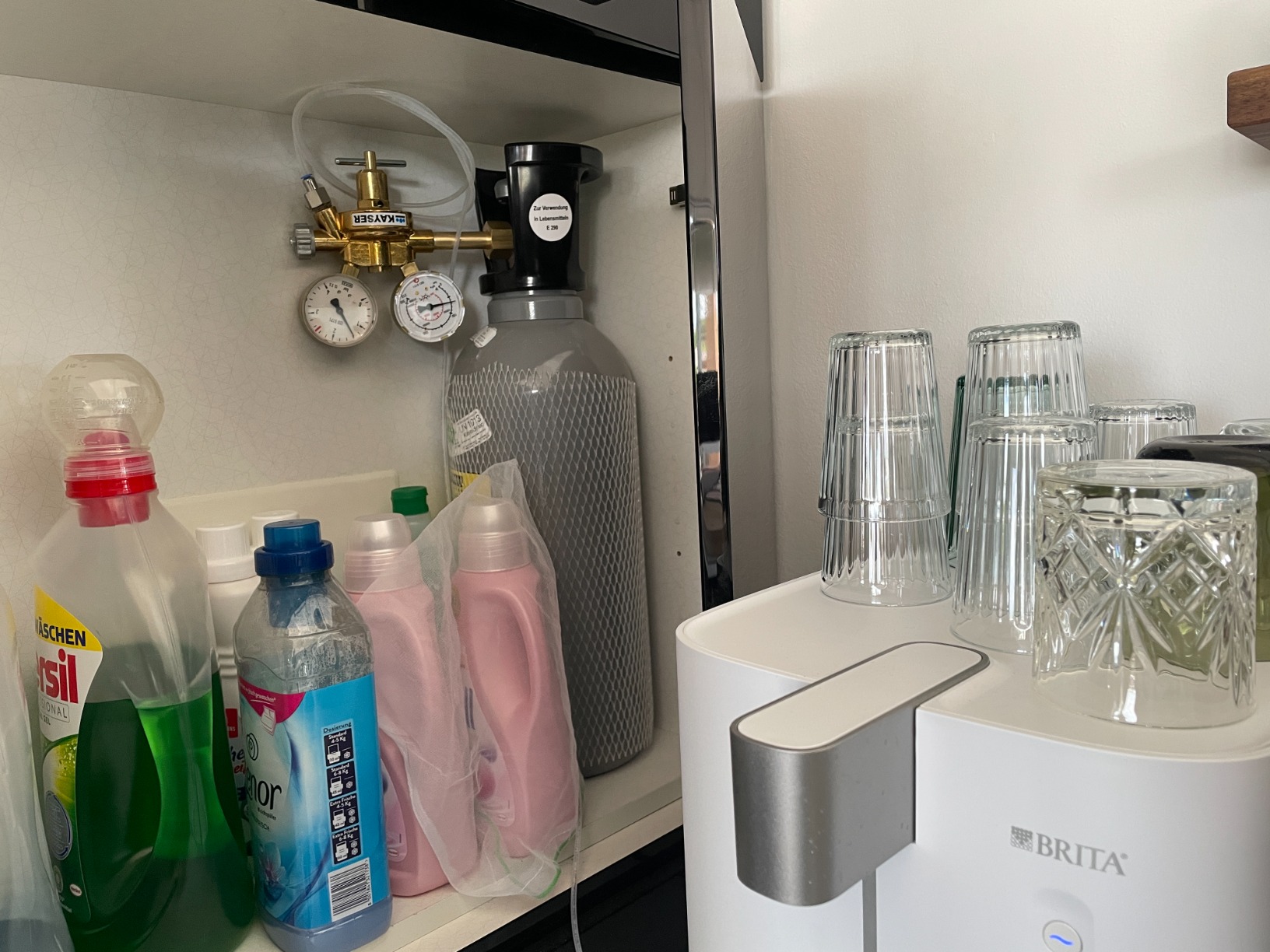 BRITA yource pro top Wasserspender still sprudelnd gekühlt
