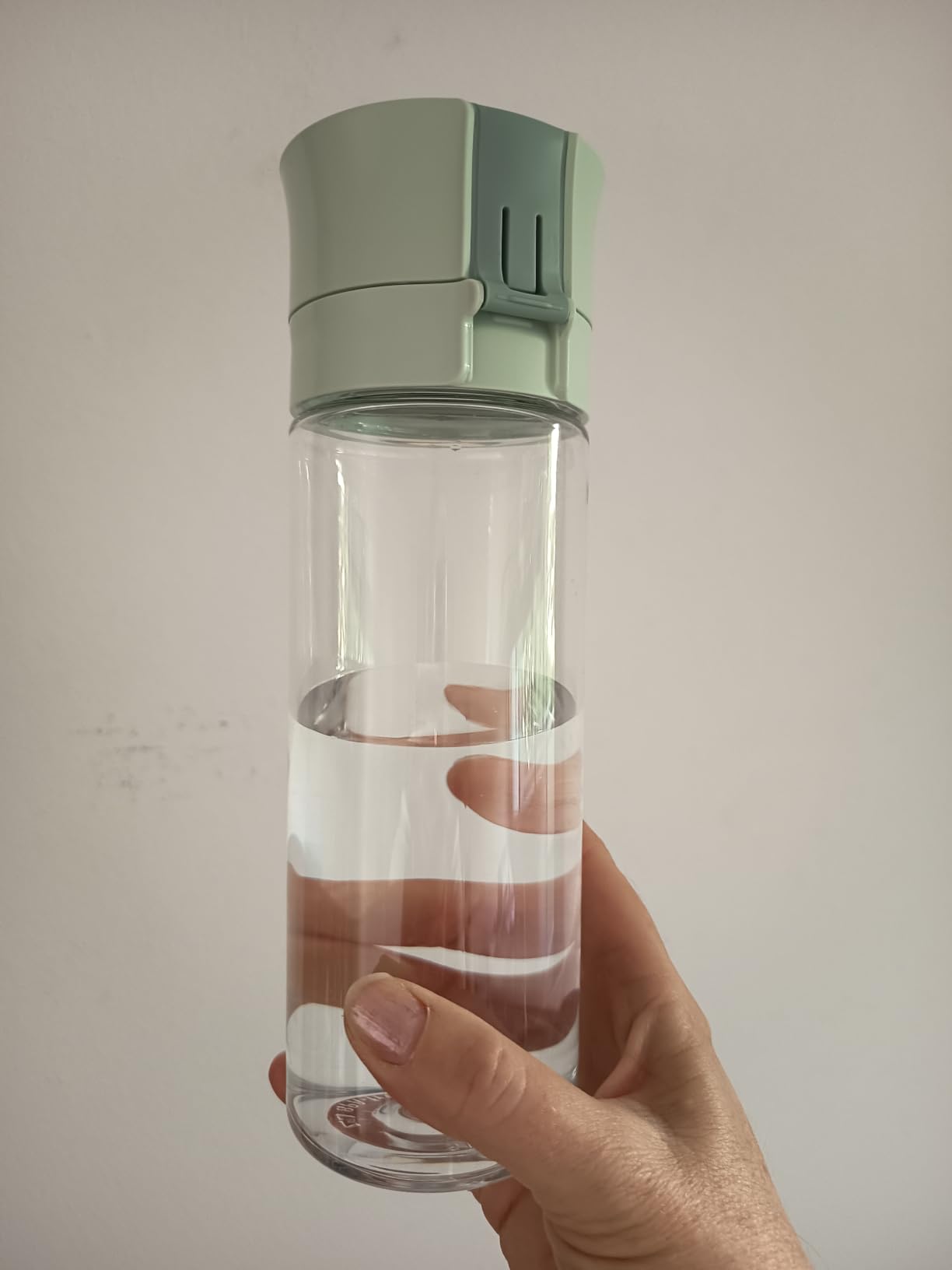 BRITA Vital Wasserfilter-Flasche 600 ml mit 2x MicroDisc Chlor