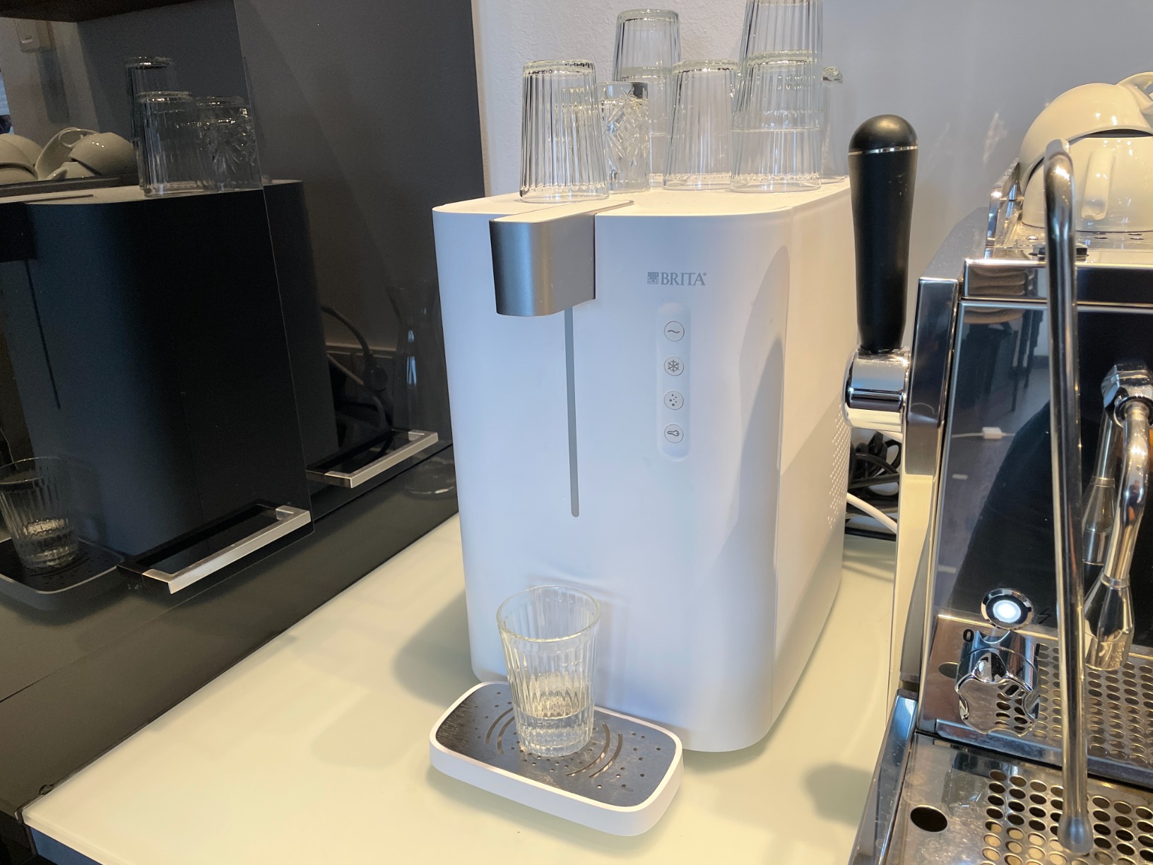 BRITA yource pro top Wasserspender still sprudelnd gekühlt