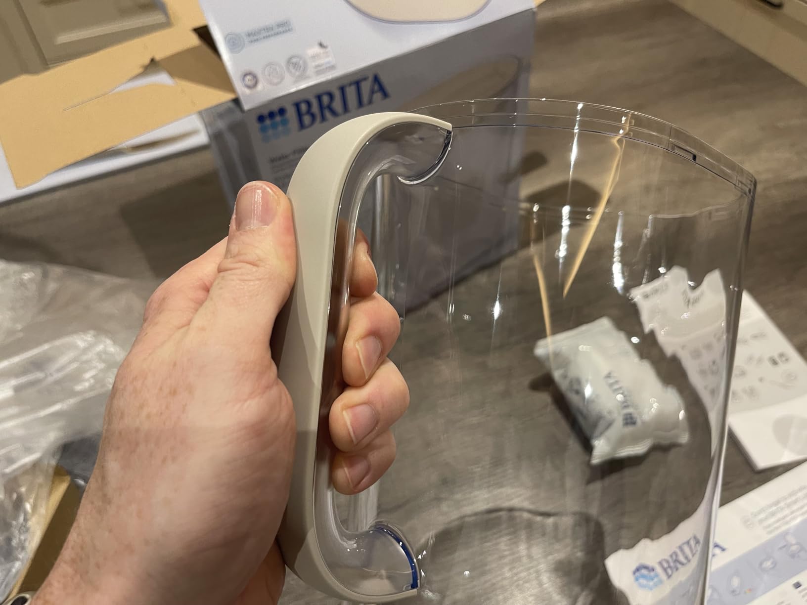 BRITA Style Essential XL Wasserfilterkanne sand 3,6 L Chlorfilter