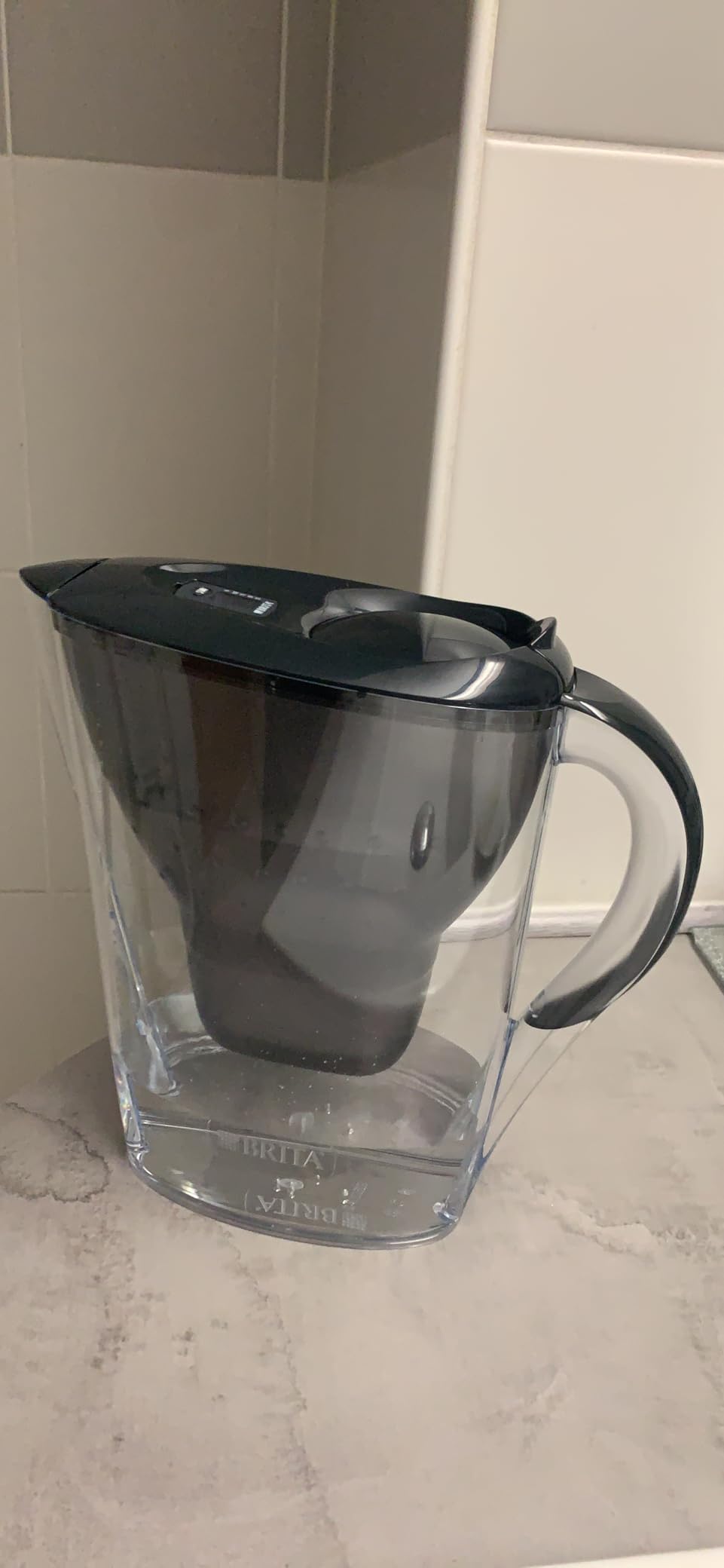 Brita Marella Tischwasserfilter-Kanne mit 1x Pure Performance Chlor-Filter