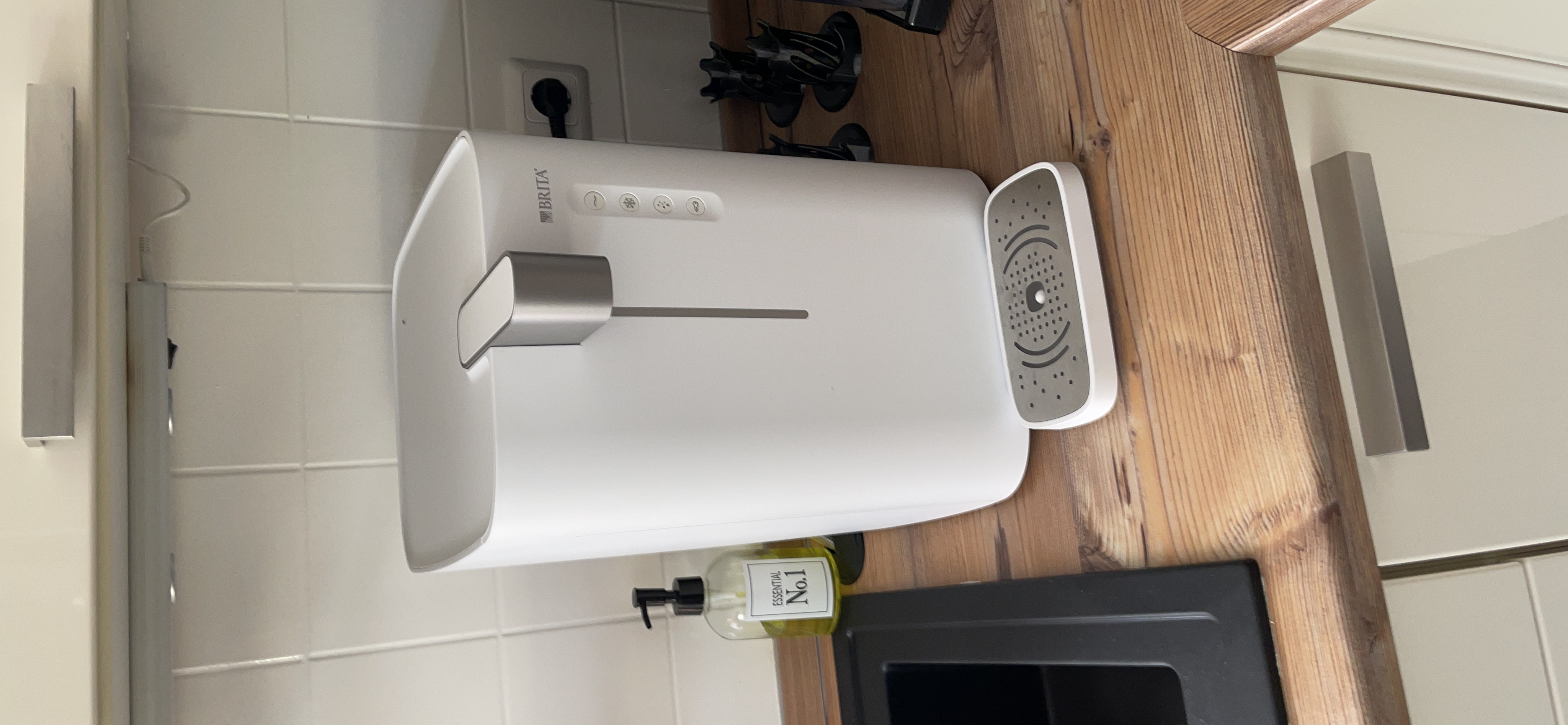 BRITA yource pro top Wasserspender still sprudelnd gekühlt