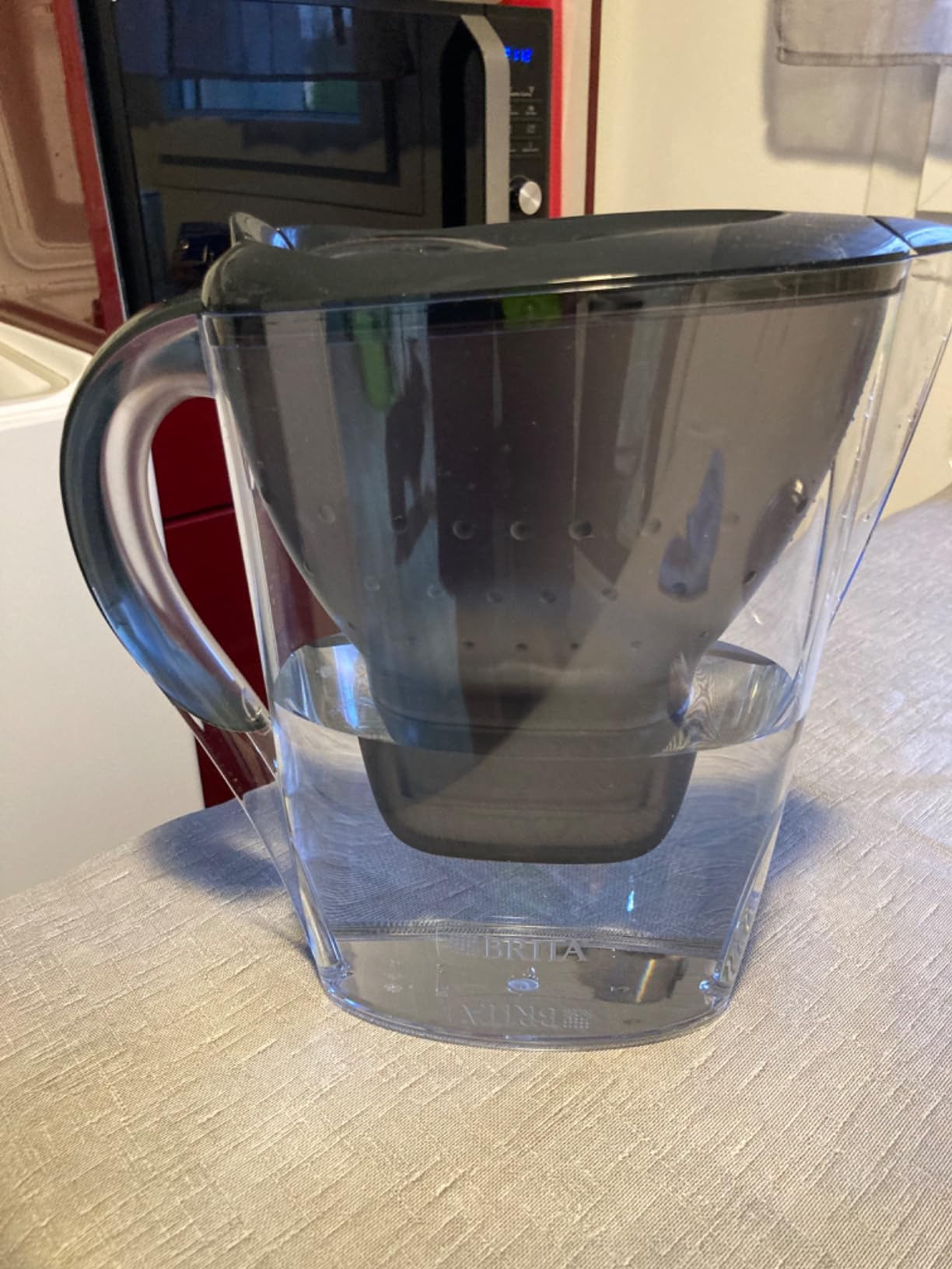 Brita Marella Tischwasserfilter-Kanne mit 1x Pure Performance Chlor-Filter
