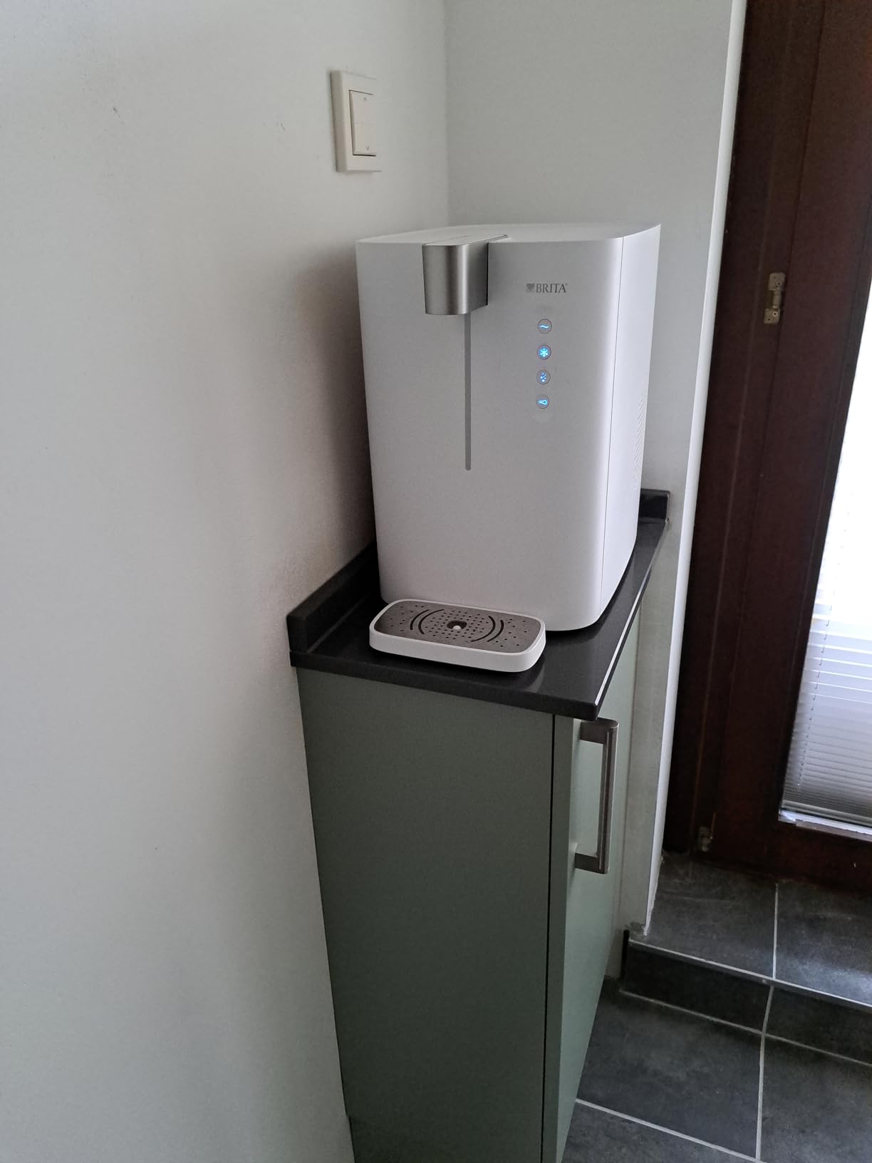 BRITA yource pro top Wasserspender still sprudelnd gekühlt
