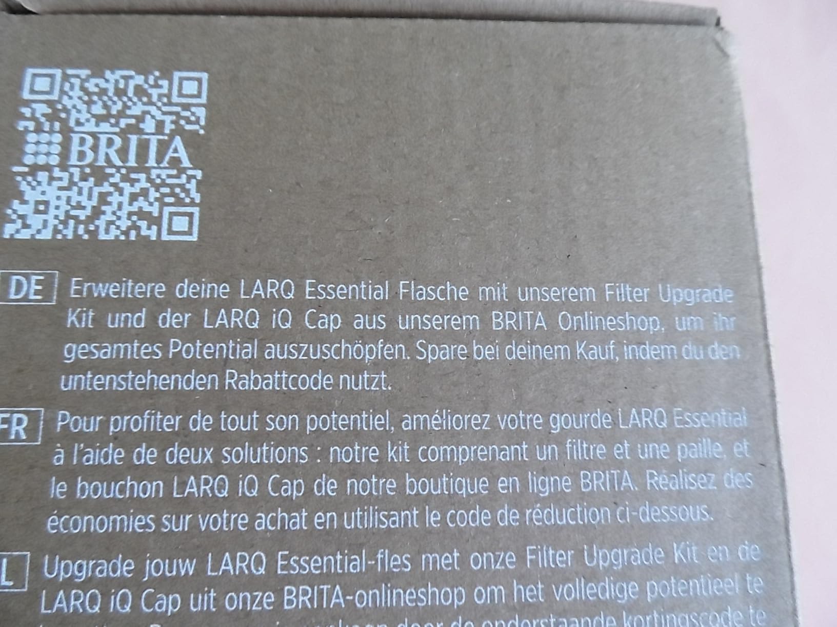 BRITA LARQ Essential Edelstahl Trinkflasche 680 ml Beige Strohhalm